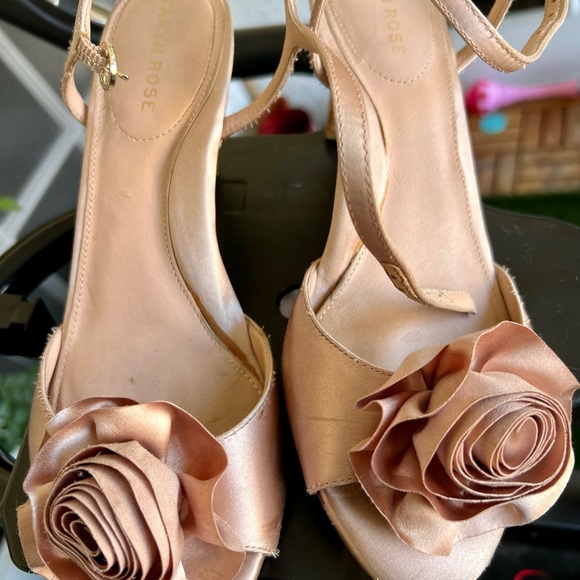 Woman heel 8 Used - Picture 4 of 8